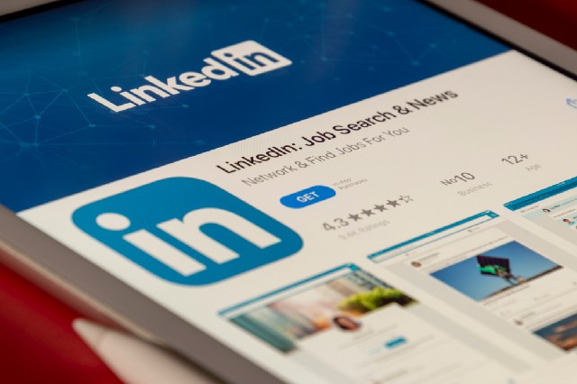 Ways to Grow Your LinkedIn Network Quickly